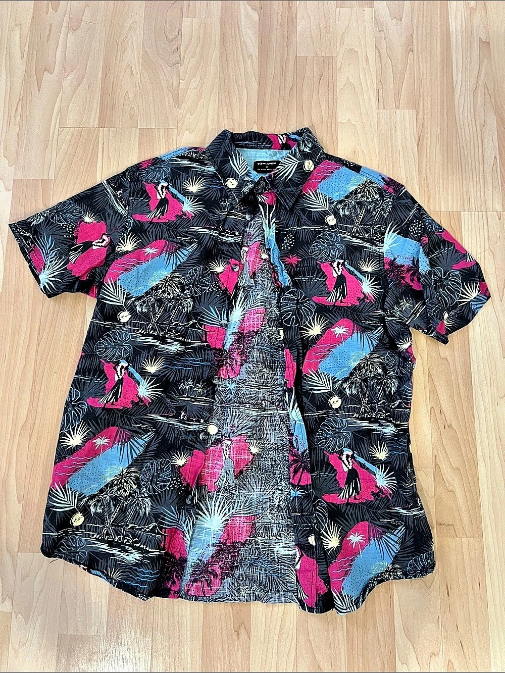 Ocean Current Men's Abstract Print Button Down Shirt size small